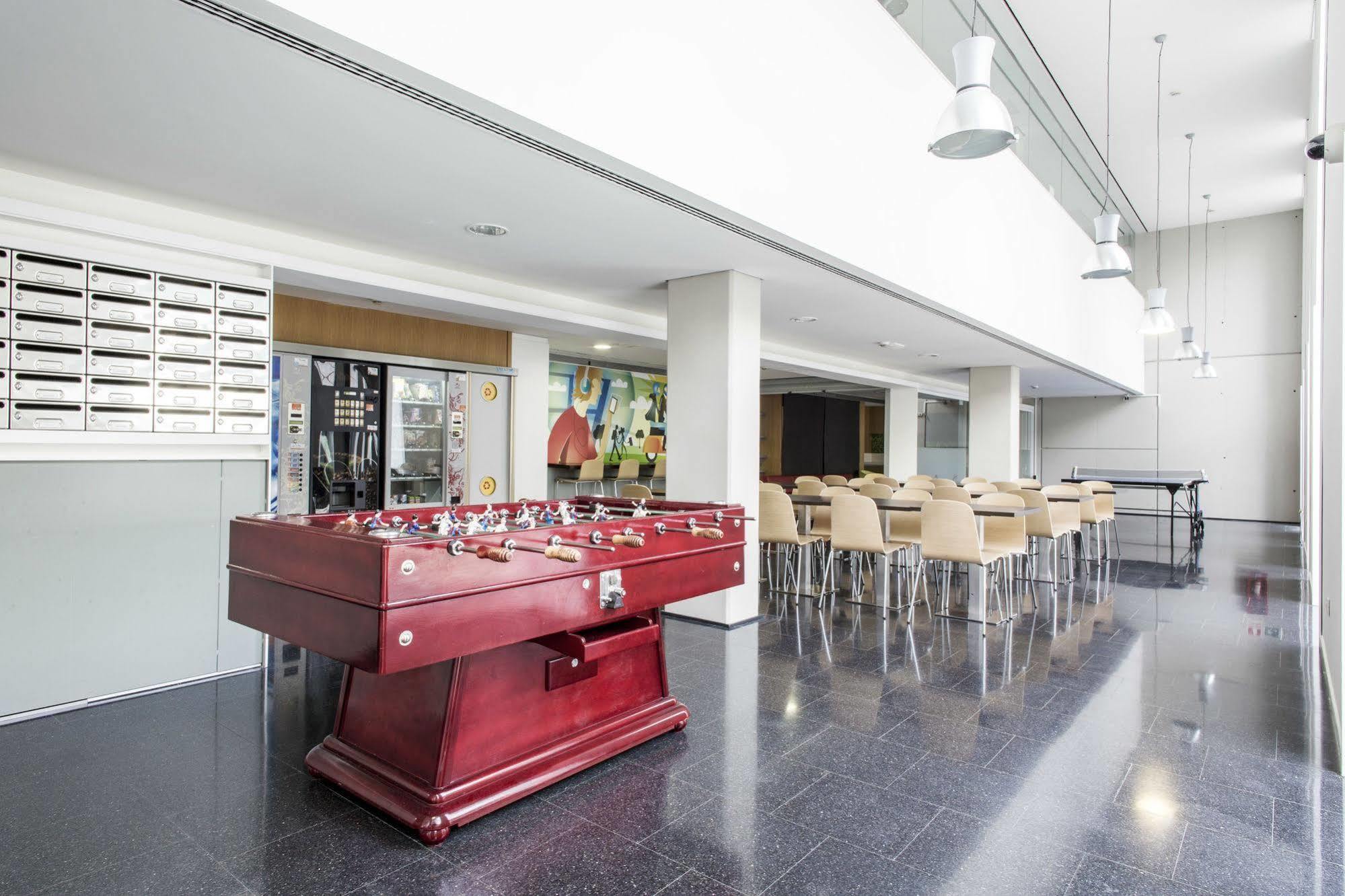 Residencia Universitaria Resa Roberto De Nobili Sant Cugat del Vallès Extérieur photo