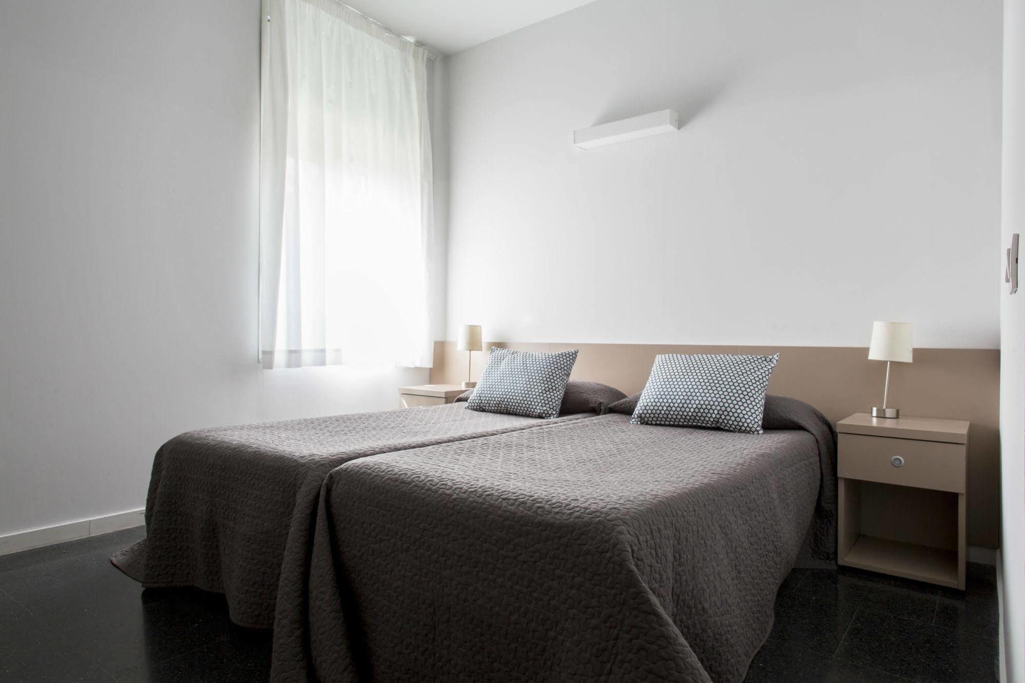 Residencia Universitaria Resa Roberto De Nobili Sant Cugat del Vallès Extérieur photo