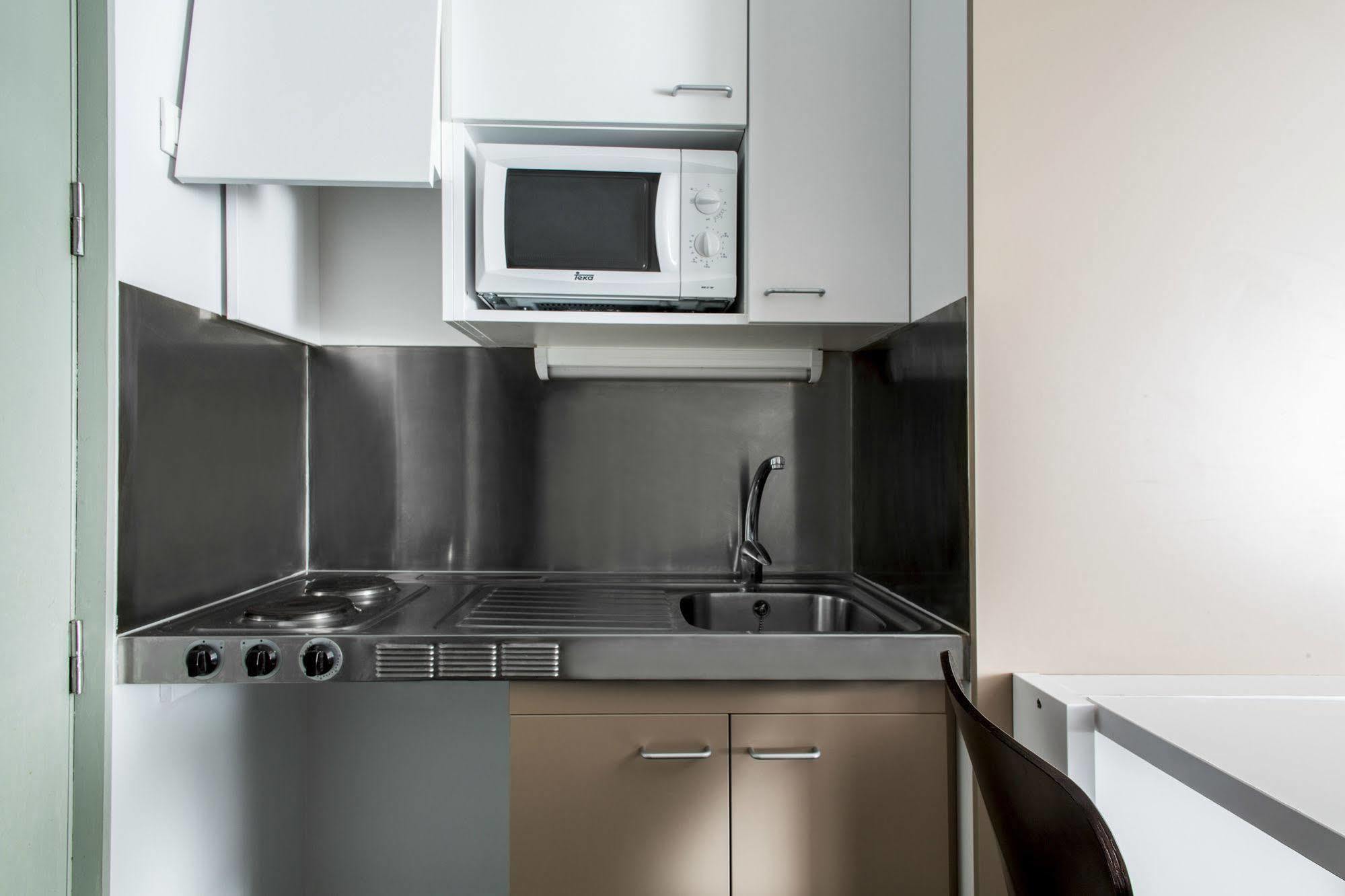 Residencia Universitaria Resa Roberto De Nobili Sant Cugat del Vallès Extérieur photo